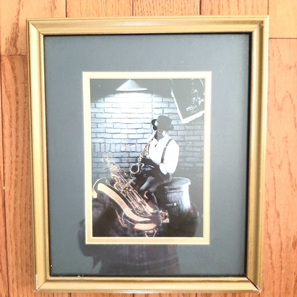 Framed Jazz Musician Wall Art. Nick Osten. Black/White Metallic Gold